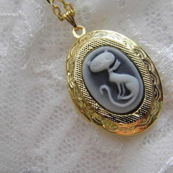Petite Locket Cameo kitty cat black Necklace Retro - Picture 1 of 5